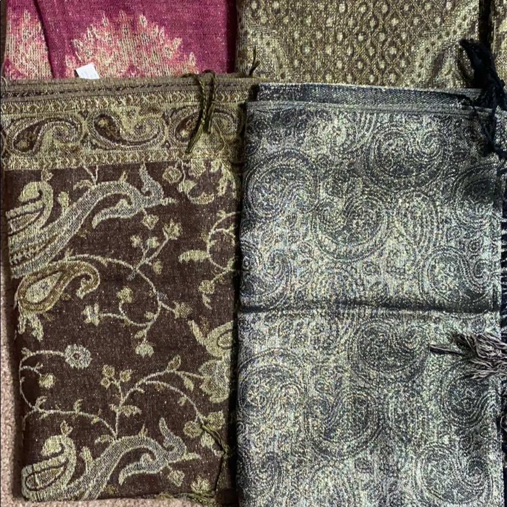 Scarves - Picture 5 of 6